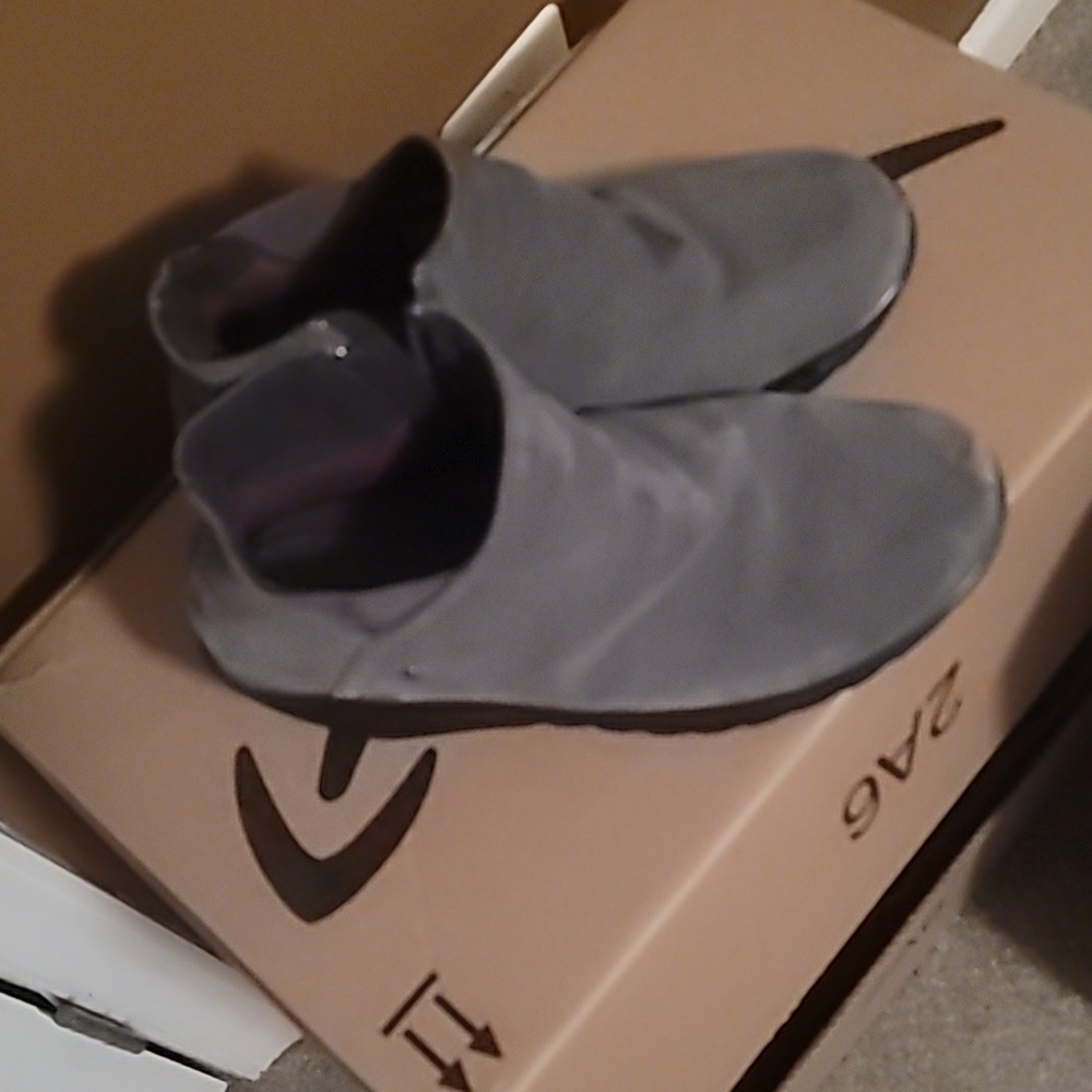 Sketchers blue/gray booties